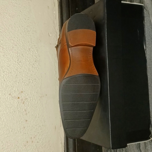 Shoes - Picture 4 of 4